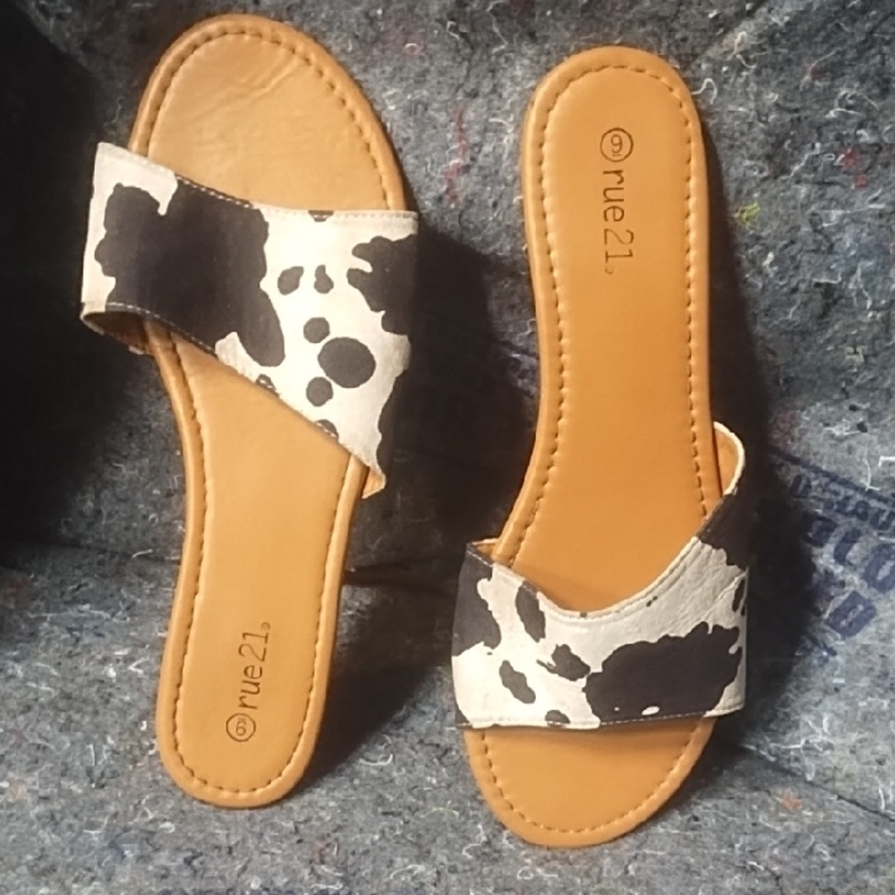 Rue21 Black and Cream Sandals with Cow Print